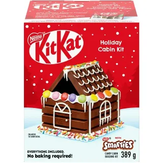 KITKAT Holiday Cabin Kit, Christmas Chocolate, Everything Included, KITKAT Milk Chocolate Wafer Bars & KITKAT Mini Bars, SMARTIES, Icing & Sprinkles, No Baking Required, 389 g